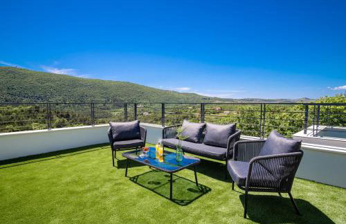 Villa Top Hill, heated infinity pool, Jacuzzi, Sauna, 5 en-suite bedrooms, a Media room - Foto 50