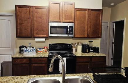 5BR Oasis with 3 Spa-Like Baths - Foto 30