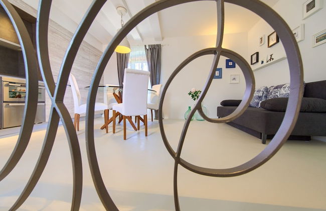 Vibrant and Elegant Downtown Krk Apartments - Photo 27