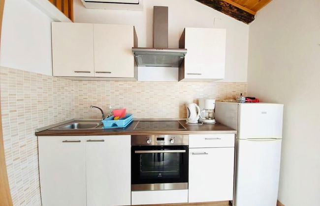 Classic Attic Apartment - Foto 12