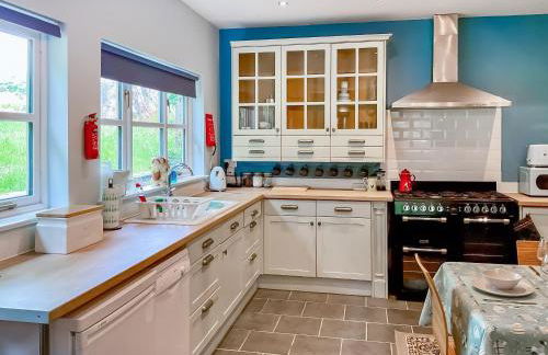 Court Place - Photo 7