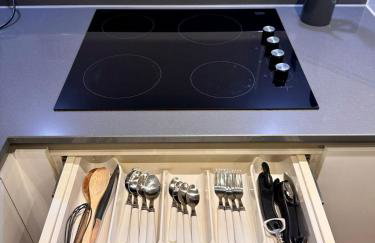 1 Bedroom Apartment- Free Parking, Broad St, City Centre - Photo 12