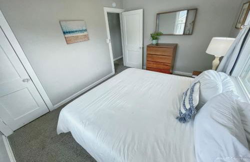 Seas the Day - 4 blocks to the beach, restaurant, and bar district - great deck and outdoor space!! - Foto 21