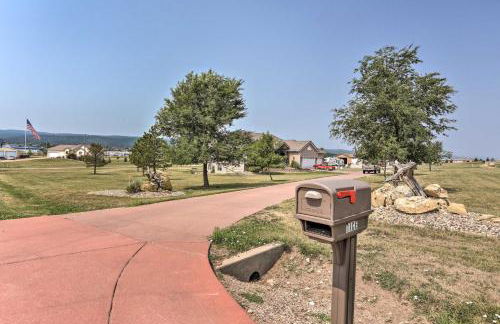 Cozy Black Hawk Retreat with Games and Patio - Foto 24