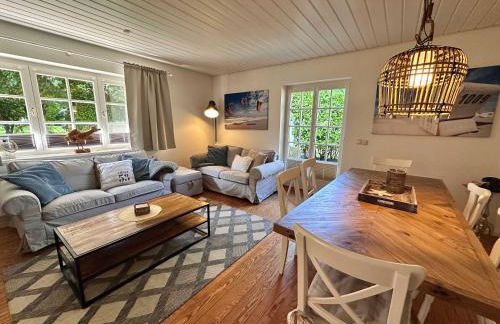 Sky & Sand Homes Austernfischer I 3 Zimmer Wohnung in Reetdachanwesen Hus op de Duen - Photo 1