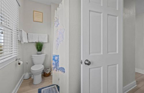 Blue Moon - LUX Oceanfront Pool Hot Tub Theater - Photo 73