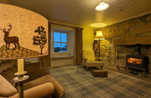 Historic character cottage in central Dornoch - Photo 3