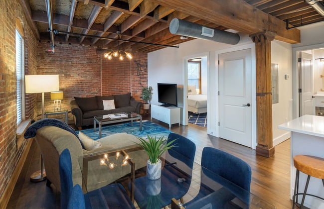 Contemporary Nashville at The 1865 - Photo 1