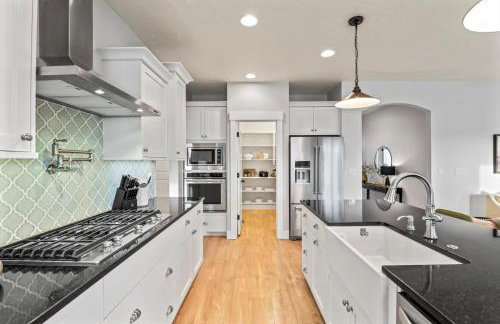 Relaxing Sauna Retreat Fire Pit and Swing Set - Foto 12