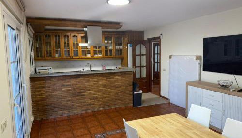 Golden Villa - Photo 2, stove