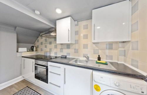 Charming 1 Bedroom Flat in Windmill with Parking - Foto 8