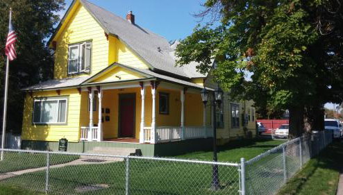 Maple Leaf Manor Suites - Photo 1