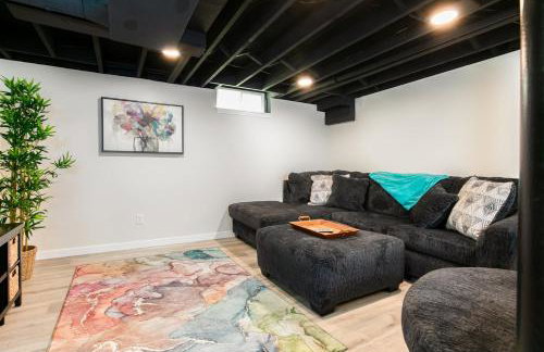 Stylish 3br Cozy Home 10min Drive from ND! - Foto 63