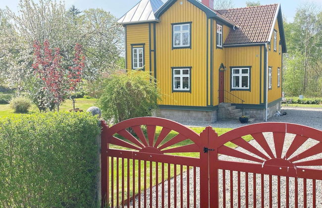 6 Person Holiday Home in Tanumshede - Photo 1