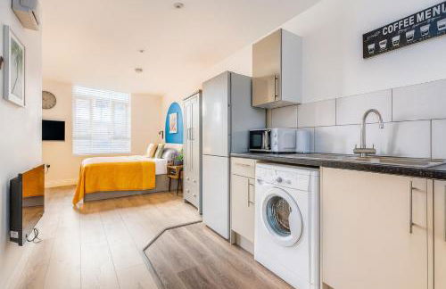 Contemporary Modern Studio - Foto 8