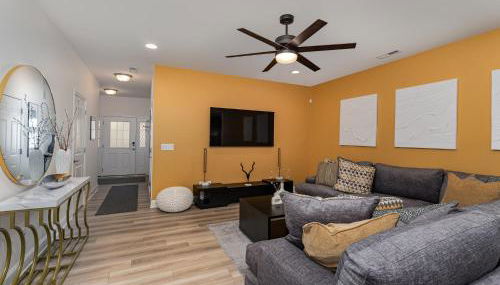 Stylish Getaway near Downtown Raleigh & Coastal Credit Music Park - Foto 5