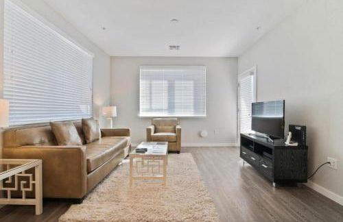 Luxury Condos at Anton Menlo w Pool & Amenities - Photo 71