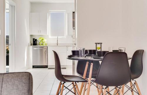 Twin Metroview Apartments I King Bed I FreeParking - Foto 27