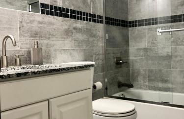 Amazing Poconos House . Sauna/Hot Tub/Private Pool - Foto 23