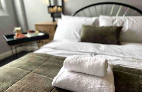 City Mill - Next to Town Centre Shopping and Restaurants - Free Parking - Foto 18