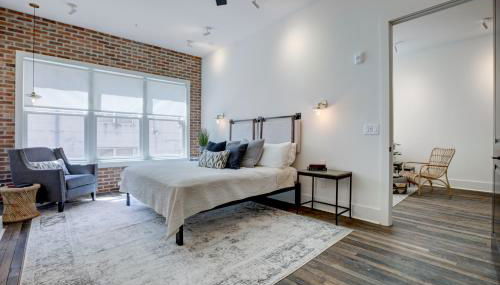 Loft condo by Mercedes Benz w balcony Apt 101 - Foto 4