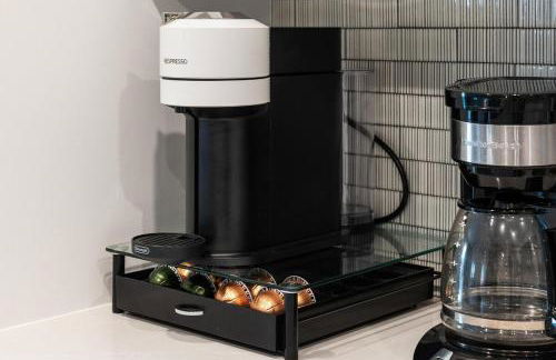 Spinel Stay - Charming 2BR Retreat Zen Garden Views Central - Foto 24