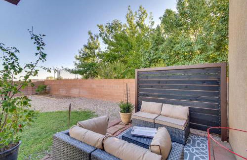 Chic New Mexico Retreat with Patio, Grill and Fire Pit - Foto 1