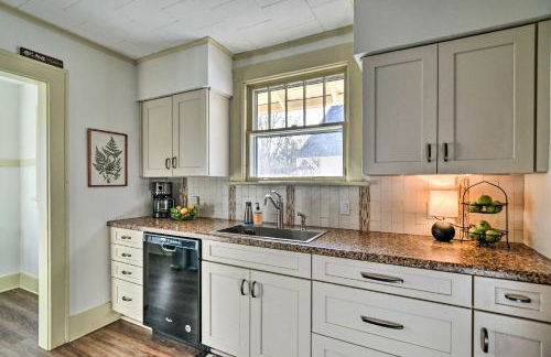 Family-Friendly Des Moines Retreat with Patio! - Photo 11