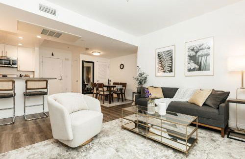 Cozy 2BD apartment - Photo 1