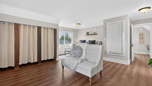 Warm and Inviting 3BR Craftsman with Big Kitchen - Foto 3