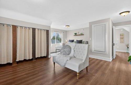 Warm and Inviting 3BR Craftsman with Big Kitchen - Foto 3