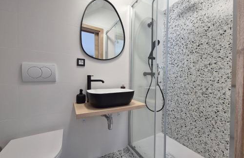 Cozy cottage with seaview and parking ideal for small family - Photo 20