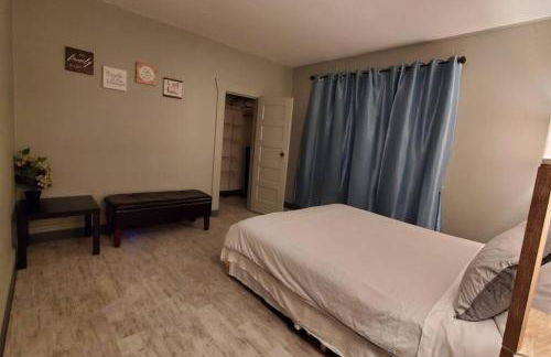 Cozy Cottages across from the Food Trucks of Aloha mall - Foto 21