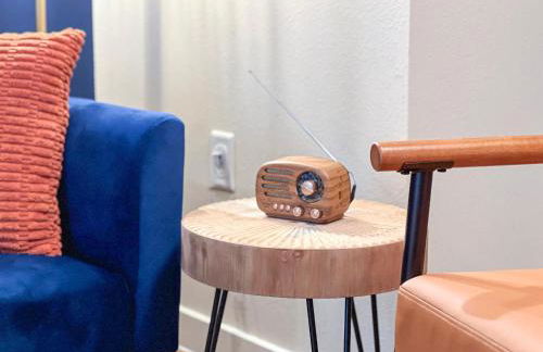 Mid Century With Pool GYM and Parking 10min to Cedars - Photo 5