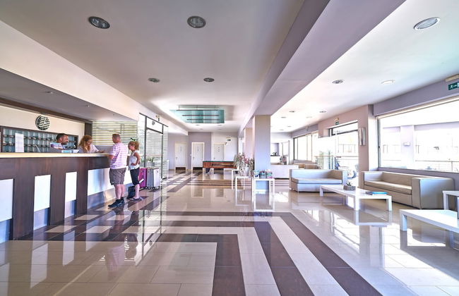 Sunrise Village Hotel - Photo 41