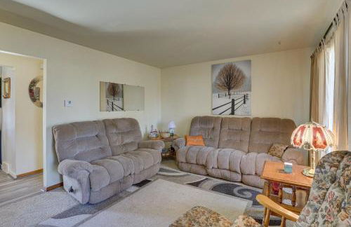 Family-Friendly Home with Fire Pit about 10 Mi to Akron! - Foto 6