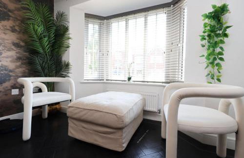 Contractor 4 Bed 2 BA 5 mins to Airport & Barry With Parking - Foto 14
