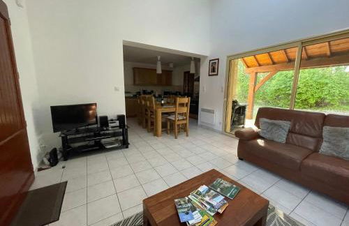 Lilas - Spacieuse maison 10 pers Jardin BBQ - Foto 11