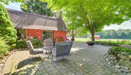 9 Mi to Boyne Resort! Farmhouse Near Town and Lake - Foto 2