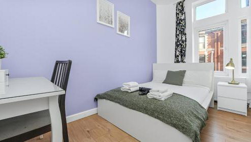 Brilliant 2 Bedrooms Flat Next to The Station - Foto 1
