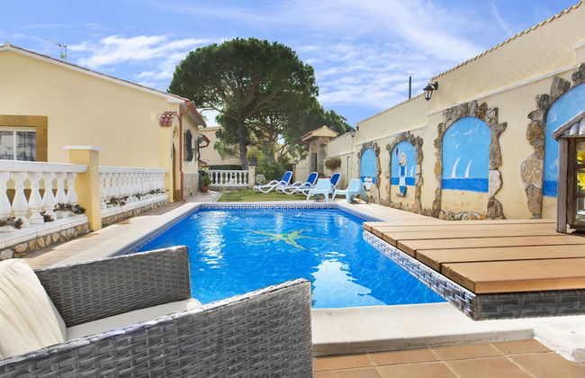 Serene Villa in Lloret de Mar With Private Swimming Pool - Foto 14