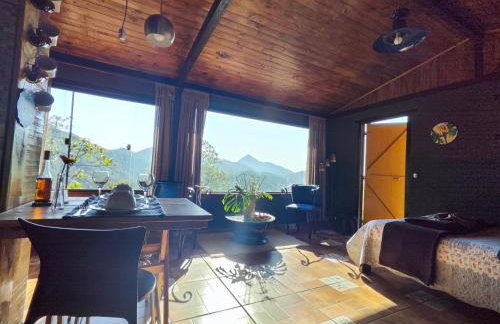 Chalé Pakere Montebello Lumiar - lareira, wi-fi, sauna, piscina - vista incrível - locação do chalé sem prestação de serviços - Foto 1