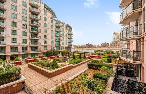 Riverside Apartments with Balcony, 1 Min Walk to Vauxhall Station - Foto 1