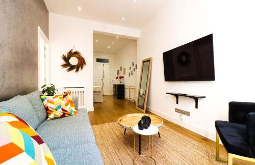 Chamberi Boutique - Photo 14