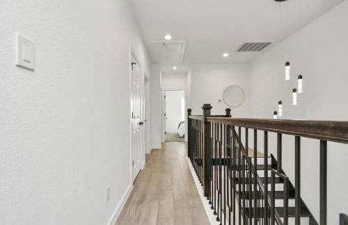 NEW! Grand Luxé Retreat - Modern Luxury - Free Parking - Near Med Center & NRG - Foto 15