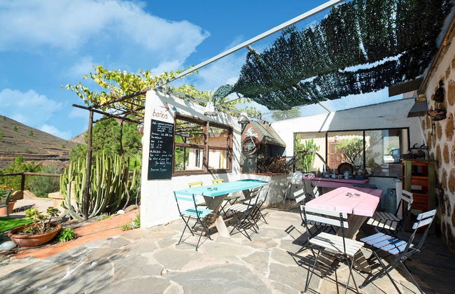 Appealing Holiday Home in La Escalona With Mountain Views - Photo 12