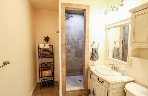 Bryan Lake Oasis in Downtown Lake Ann - Foto 19