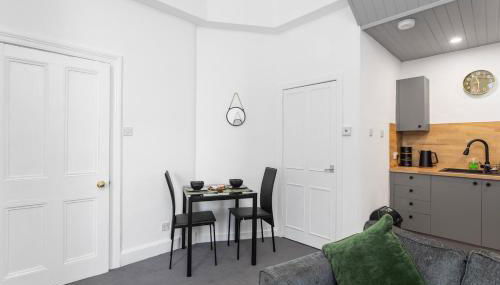 Sleek Canalside Stay in Edinburgh - Foto 3