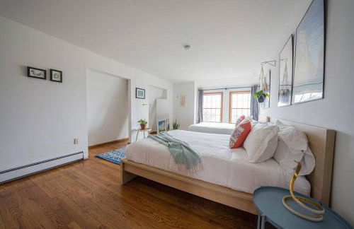 2Units 4BR 3BA Cape Cod Designer House - Foto 62