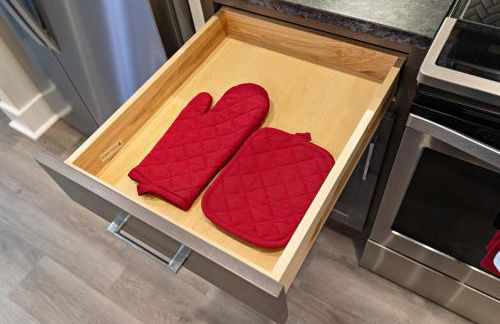 Private Home with Rooftop Game Room near Downtown - Foto 62